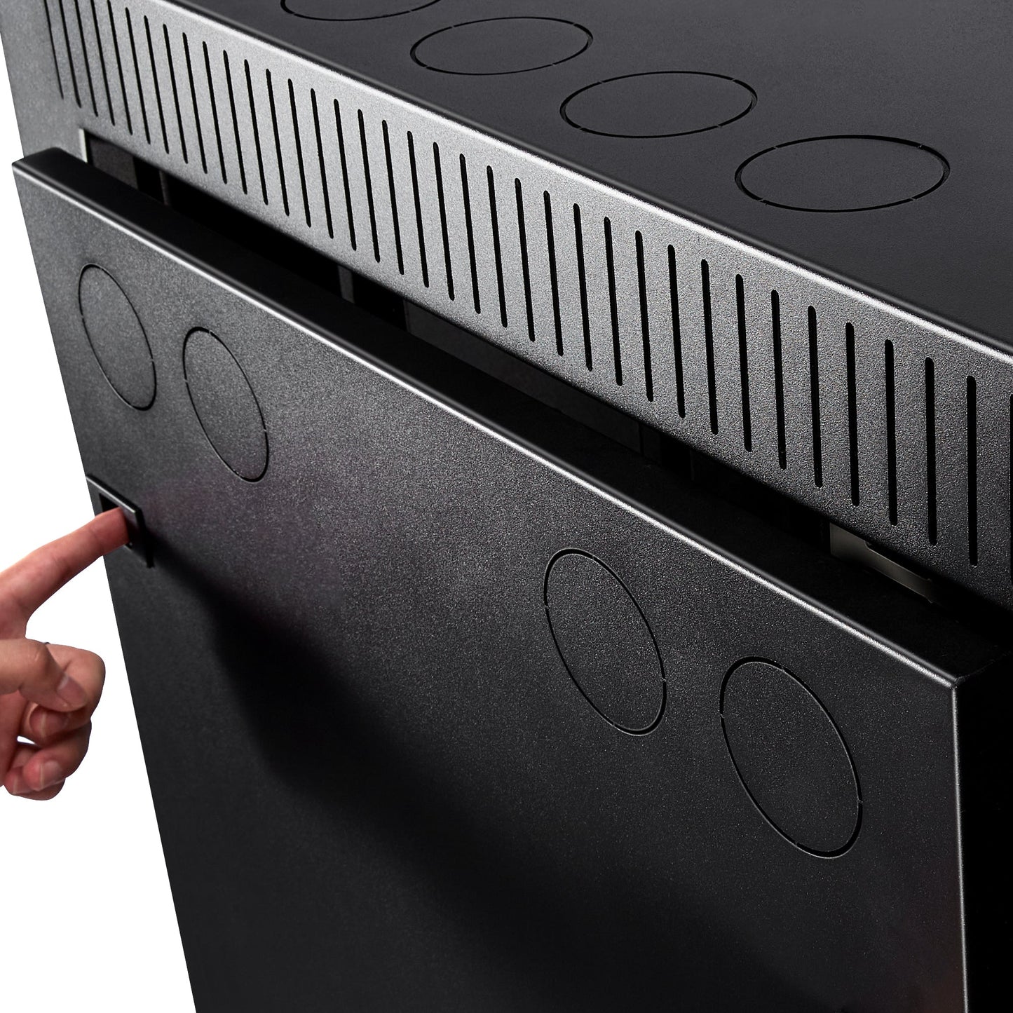Rich Solar Alpha 5 Pro 6-Slot Battery Server Rack Enclosed Cabinet